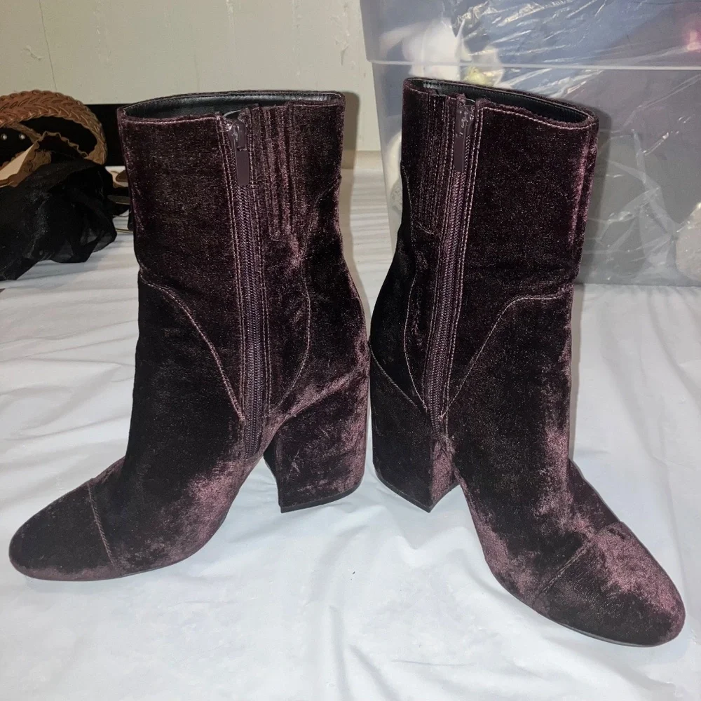 SOLD. Kendall + Kylie Burgundy Plum Velour Ankle Boots - Picture 5 of 8